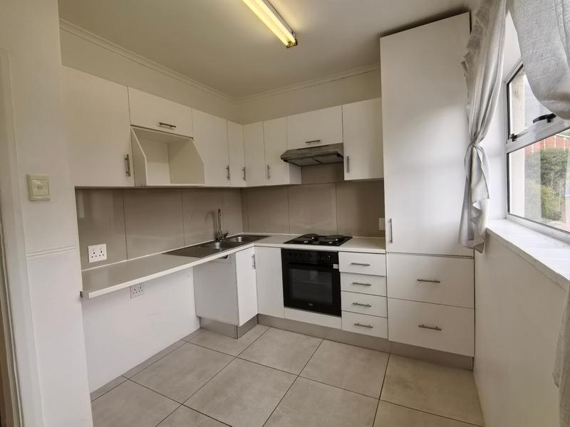 2 Bedroom Property for Sale in Vredehoek Western Cape